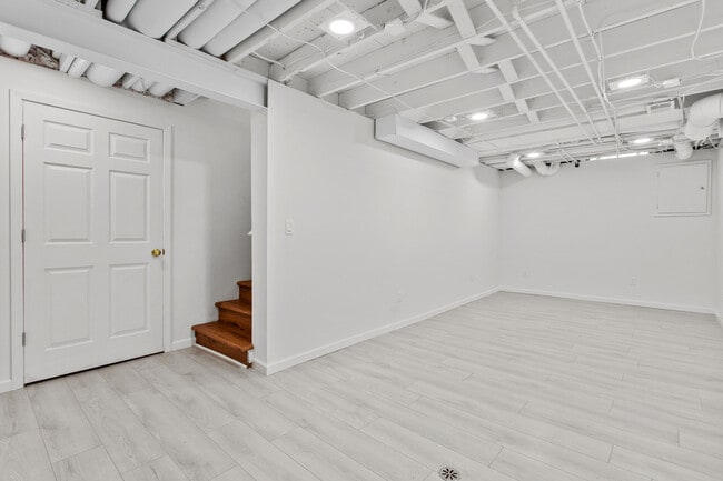 Building Photo - 4051 Sarah Ann Dr