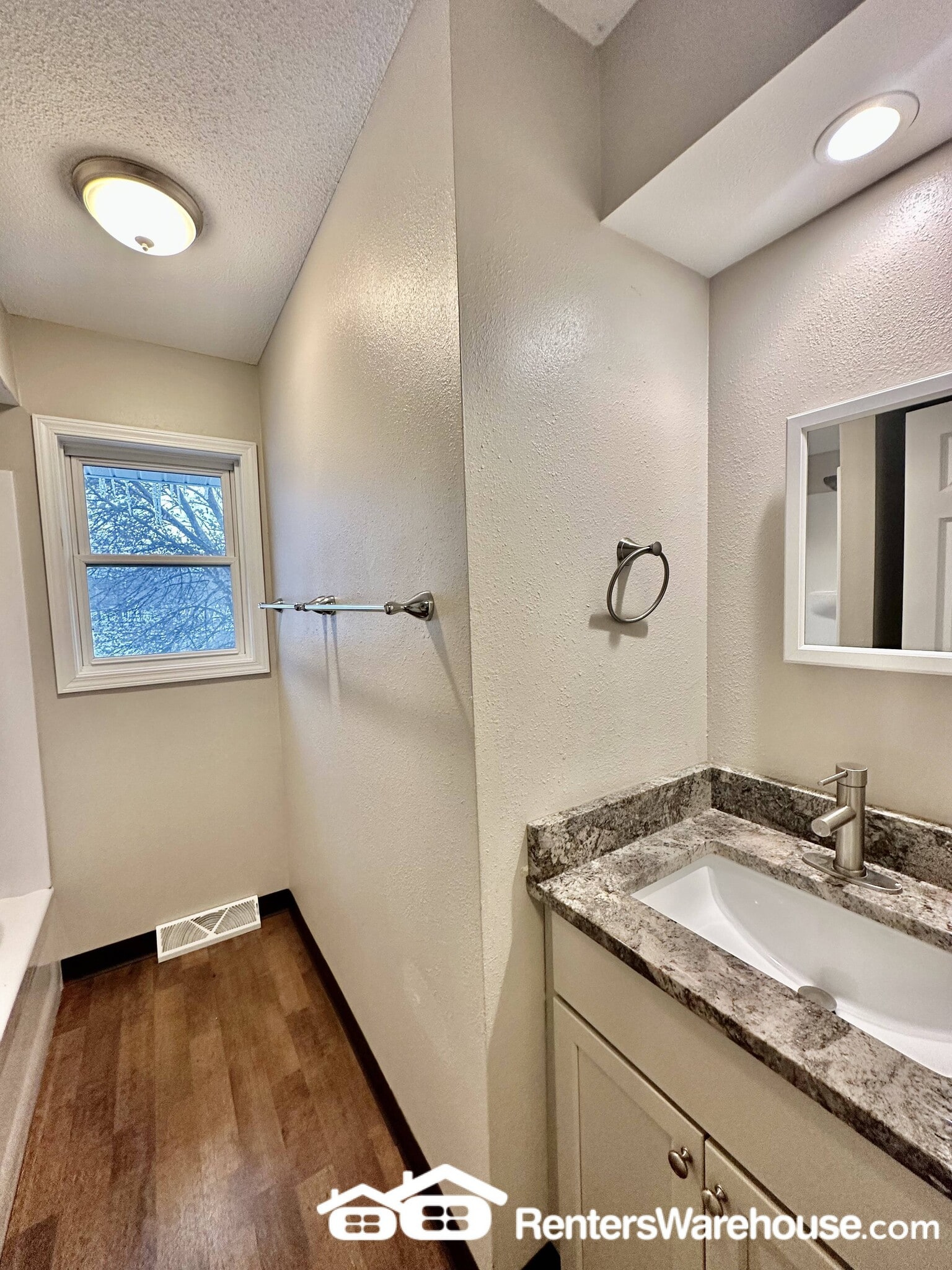 Building Photo - 4926 Madison Ave