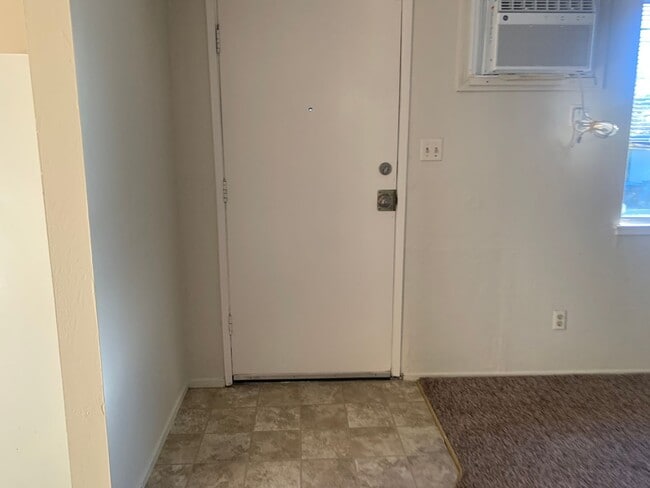 Building Photo - 2868003/60