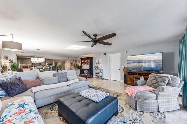 Building Photo - 121 Lancha Cir