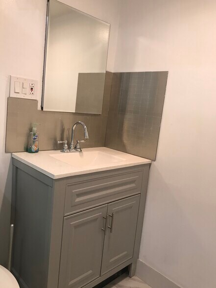 Building Photo - 6644 N Campbell Ave