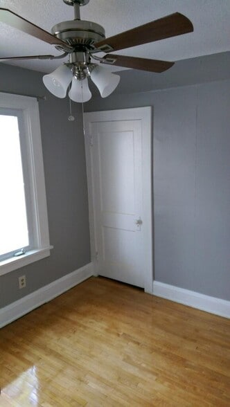 Building Photo - 809 13th Ave SE