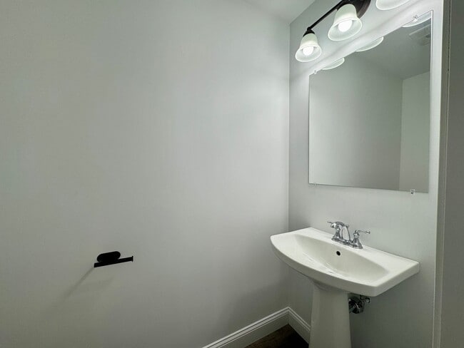 Building Photo - 116-118 Seavey Street