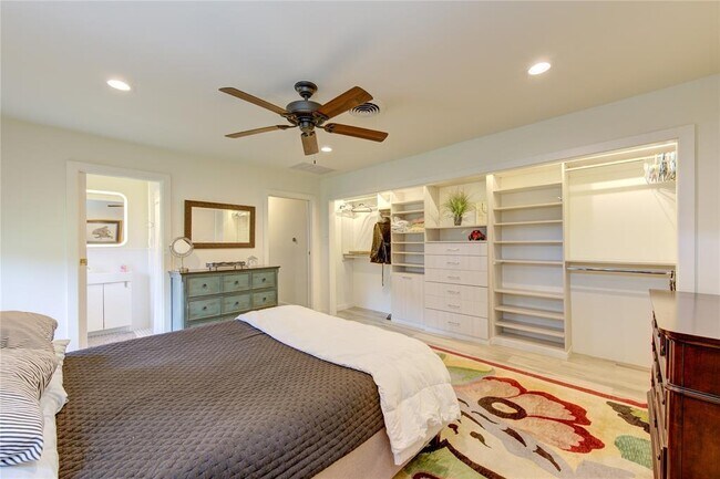 Building Photo - 3010 Conway St