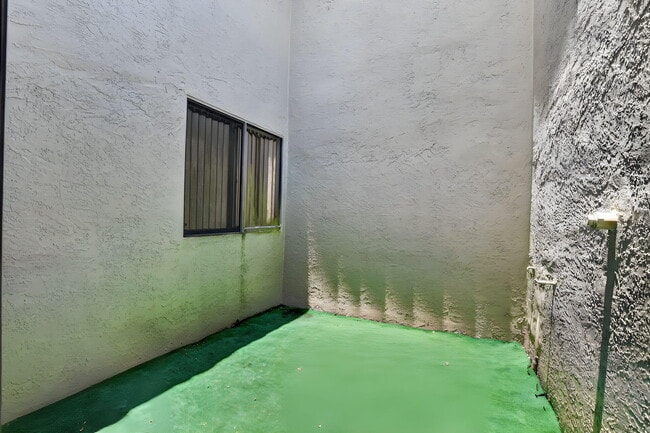 Building Photo - 7690 Solimar Cir
