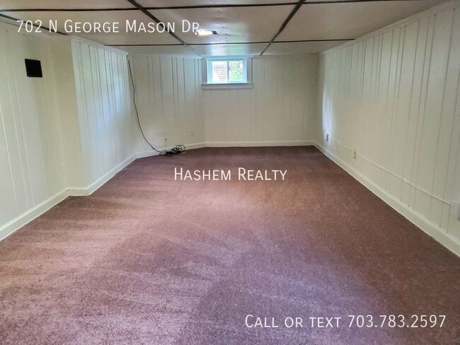 Building Photo - 702 N George Mason Dr