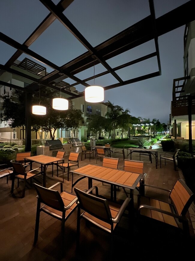 Building Photo - 1650 Pomona Ave