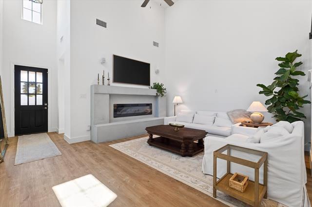 Building Photo - 1908 Elm Pl