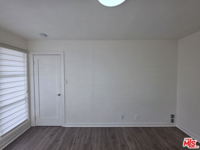 Building Photo - 1635 S Beverly Glen Blvd