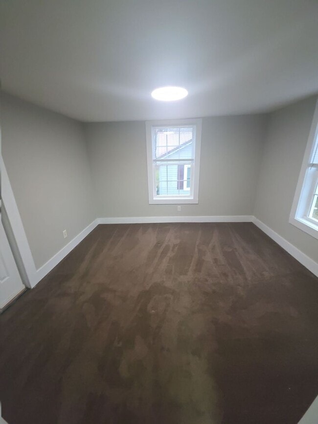 Building Photo - Single-Level 1-Bedroom Home with Yard and Covered Porch in Sparta