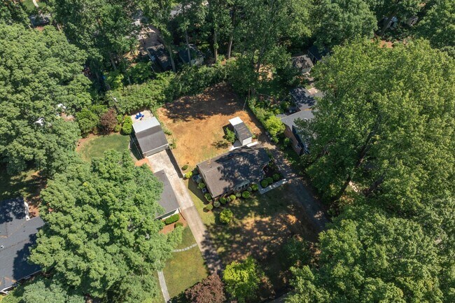 Building Photo - 3408 Kirby Dr