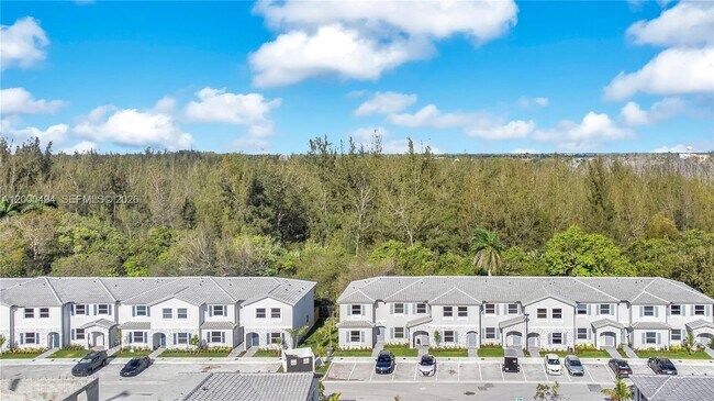 Building Photo - 250 SE 10th St