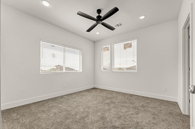 Building Photo - 4134 Jeanne Dr