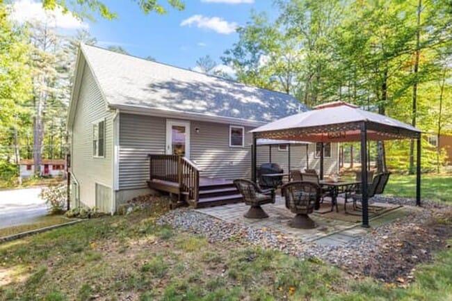 Building Photo - Spacious & Comfortable 4 Bedroom House - C...