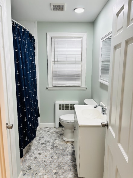 Building Photo - 624 Barcliff Rd