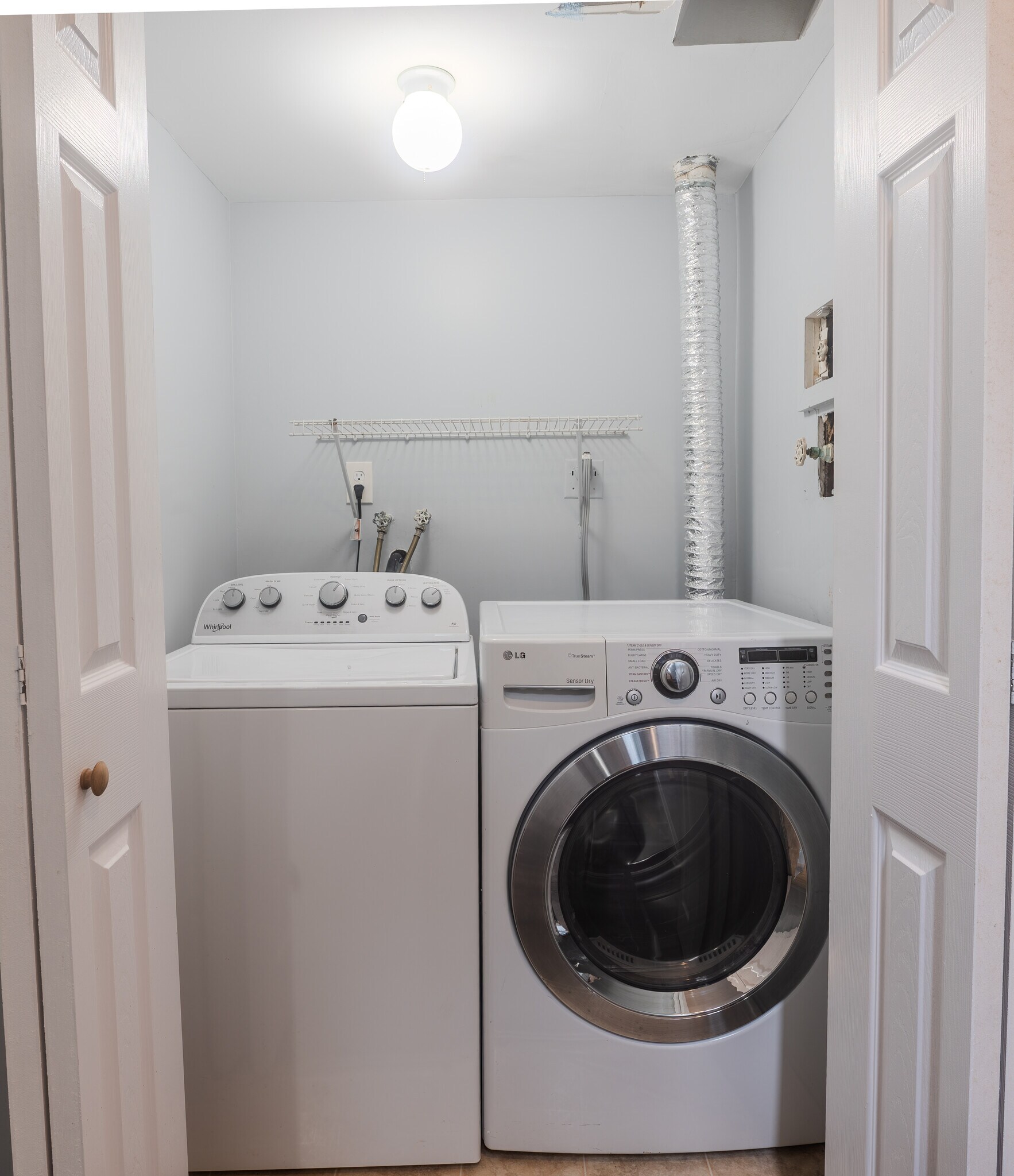 Laundry room - 2395 Yarmouth Ct