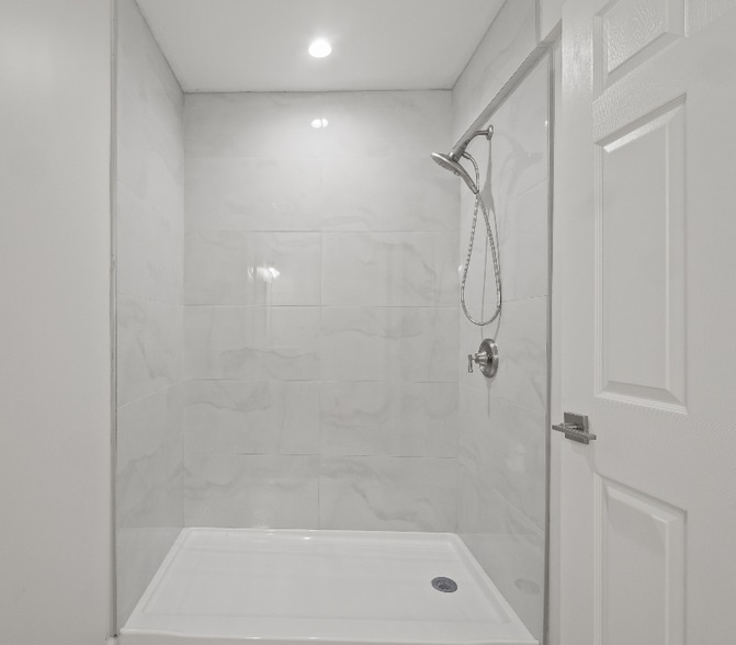 Building Photo - 34 Cross St