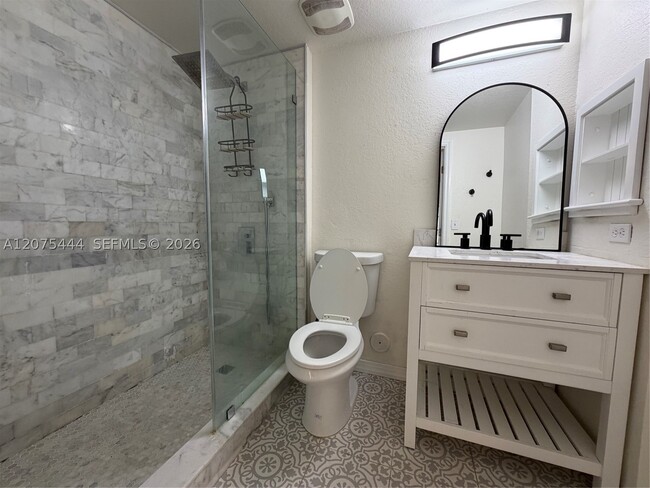 Building Photo - 2548 Centergate Dr