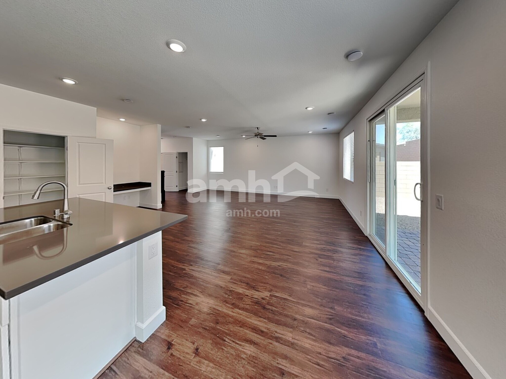 Building Photo - 8927 Tiger Tooth Ave