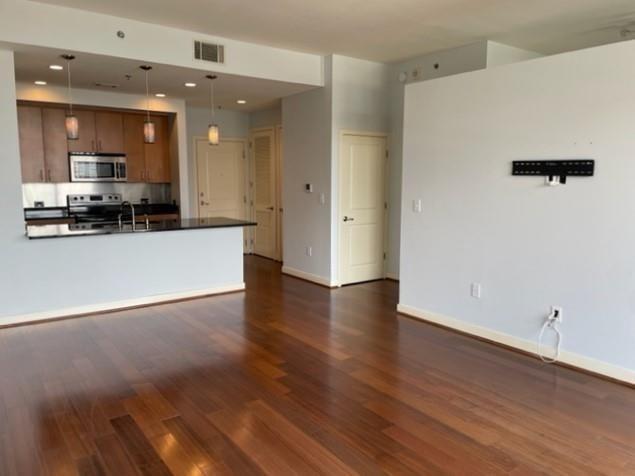 Building Photo - 565 Peachtree St NE