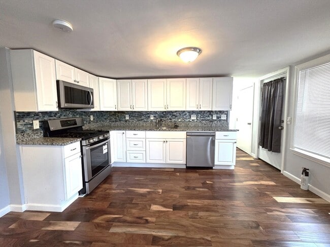 Building Photo - 69 Pratt St