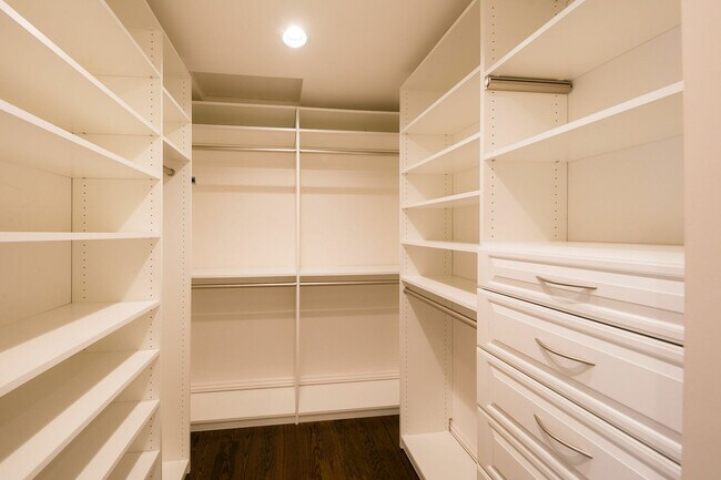 Building Photo - 30 Trophy Ct