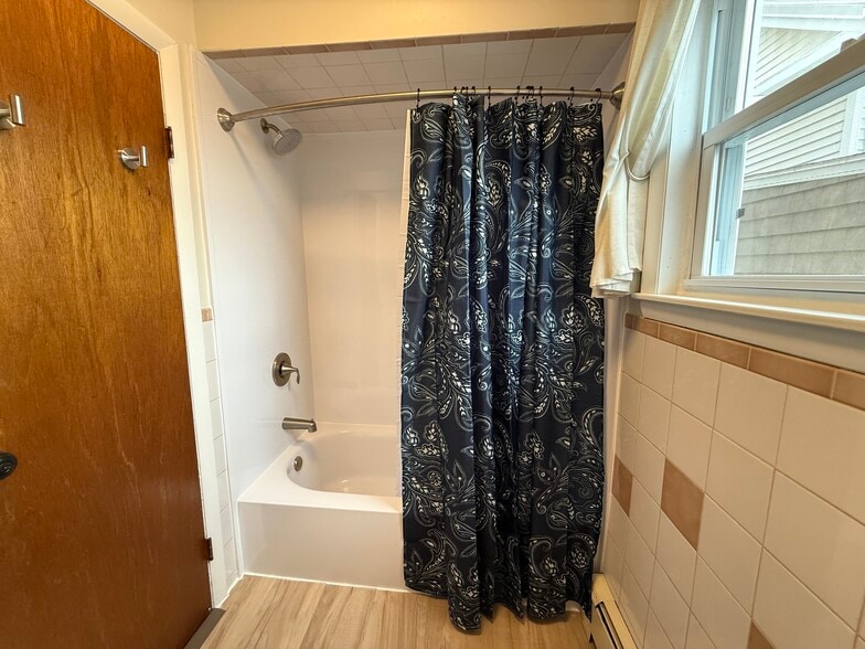 Building Photo - 15 Summit St