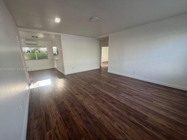 Building Photo - 855 80th St