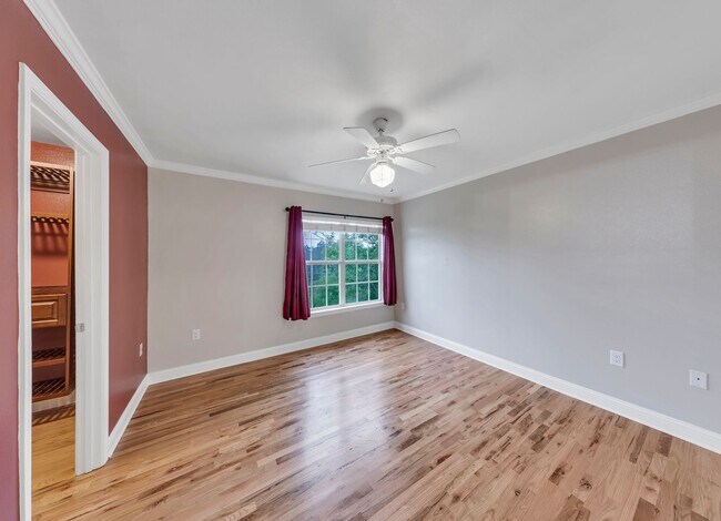 Building Photo - MOVE IN SPECIAL...$150 off your first mont...