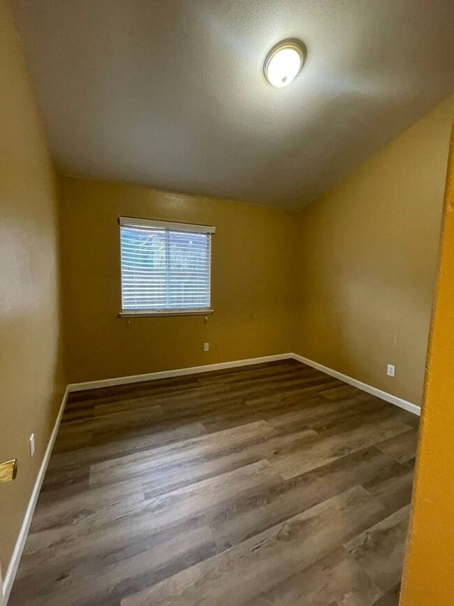 Building Photo - Live Vibrantly at 2488 Plumwood!