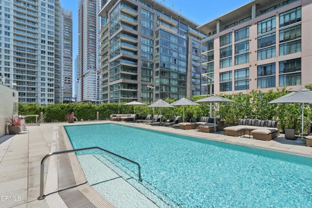 Building Photo - 1155 S Grand Ave