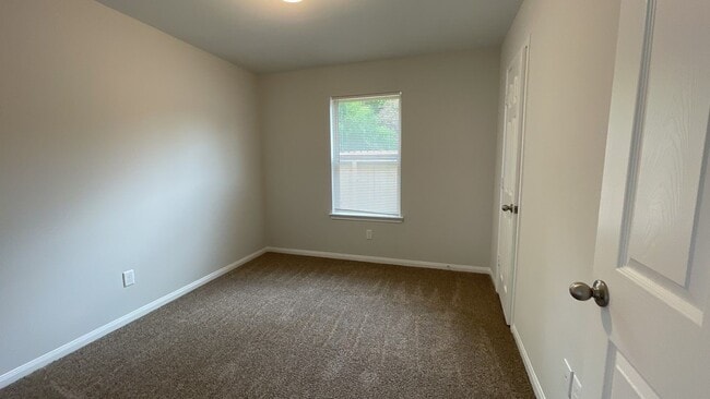 Building Photo - 312 De Haven St