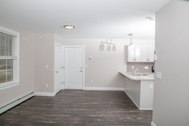 Building Photo - Fox Ridge Crossing 6