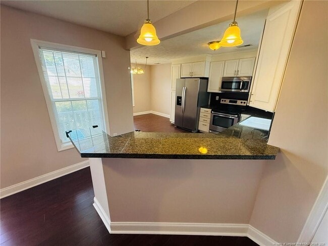 Building Photo - 318 Hawthorn Dr