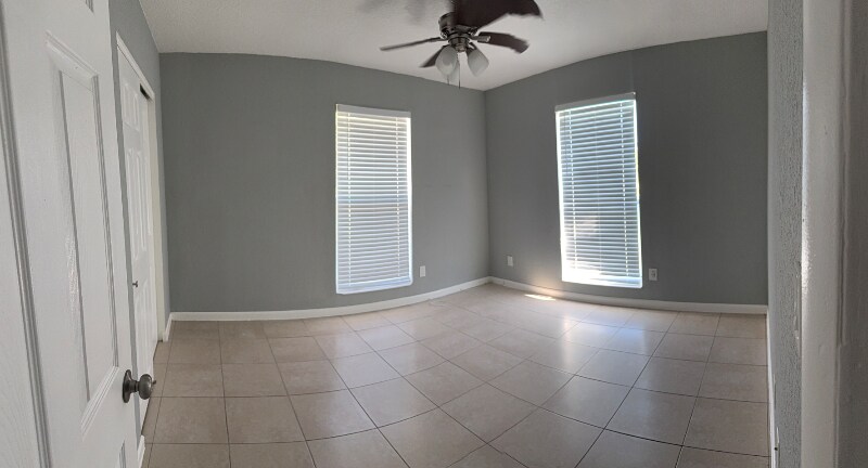 Building Photo - 5005 Eastwood Dr