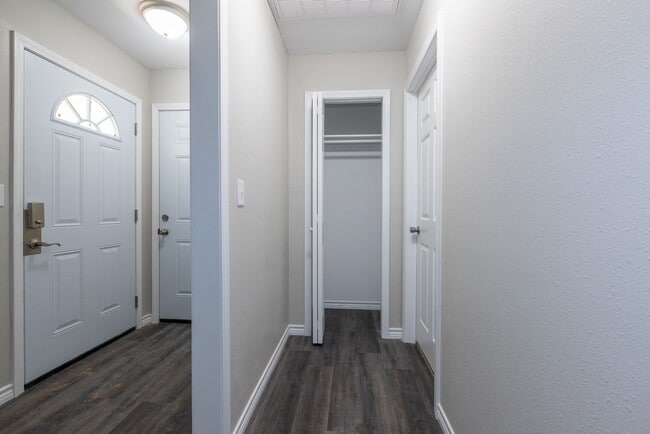 Building Photo - NEW LOW PRICE! 4 Bedroom 2 Bath +updated! ...