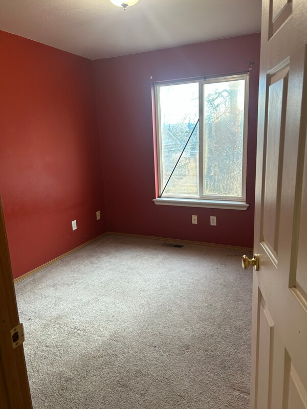 Building Photo - 507 W Shore Dr