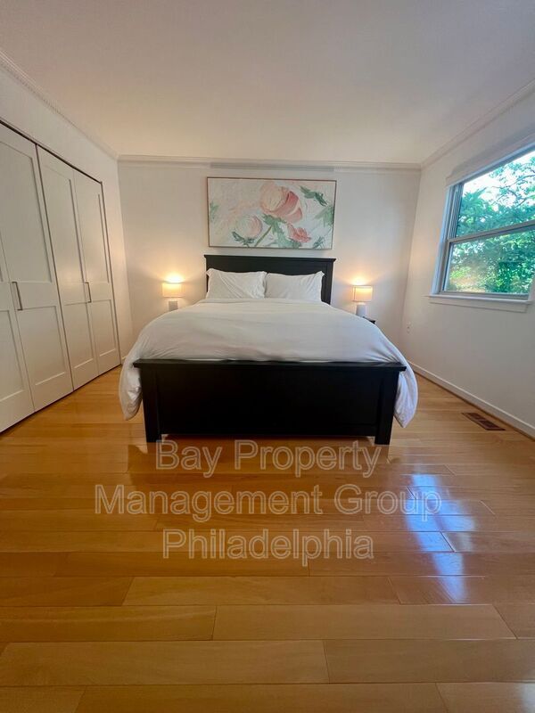 Building Photo - 834 N Newkirk St