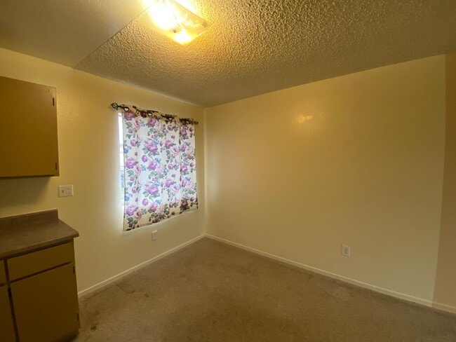 Building Photo - 15156 Elm Ct