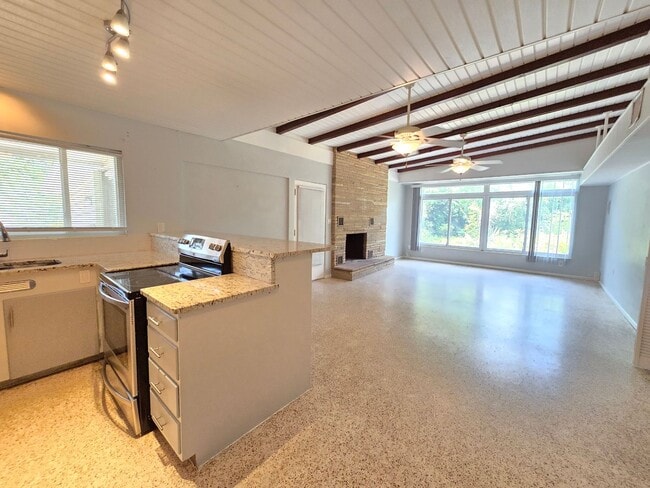 Building Photo - 6346 Beechwood Ave