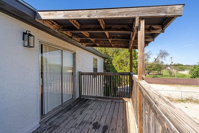 Building Photo - 221 Mary Lou Dr