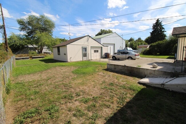 Building Photo - 1604 N Smith St