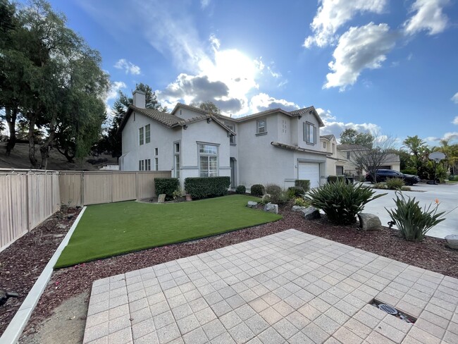 Building Photo - 1181 Saratoga Ct