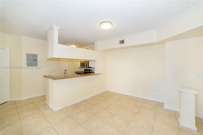 Building Photo - 17150 N Bay Rd