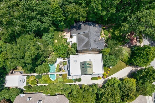 Building Photo - 114 Lindbergh Drive NE