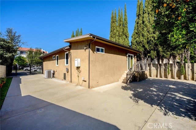 Building Photo - 1016 Linden Ave