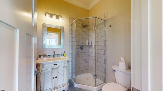 Building Photo - 404 21st St S