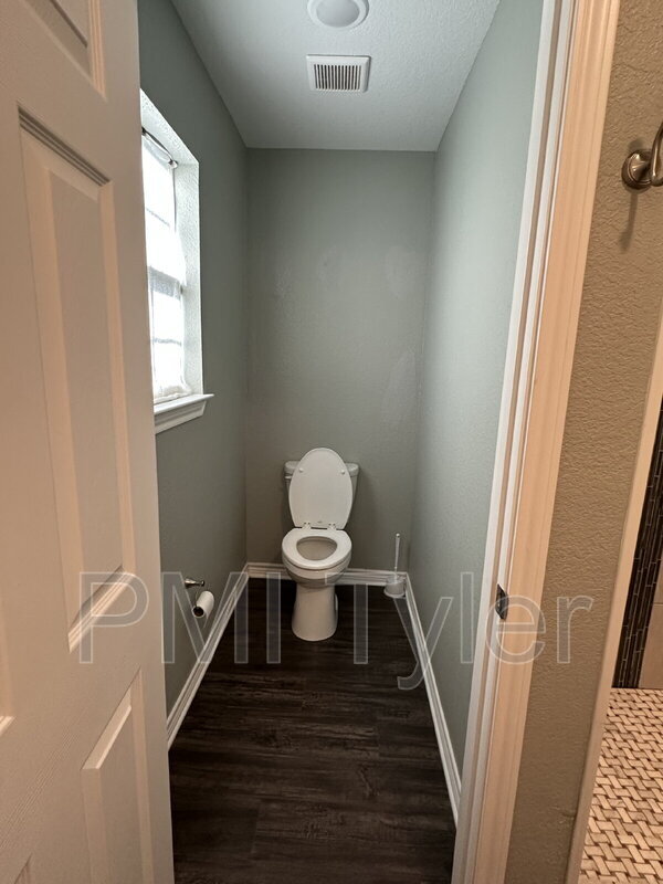 Building Photo - 1109 Engle St