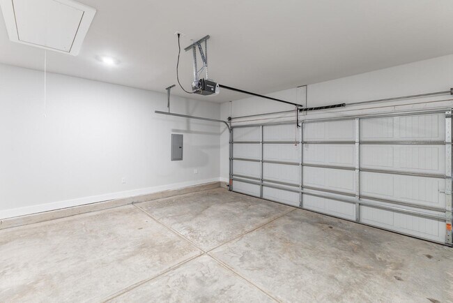 Building Photo - 6027 Margie Collins Dr SE