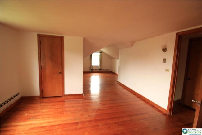 Building Photo - 419 Diamond St
